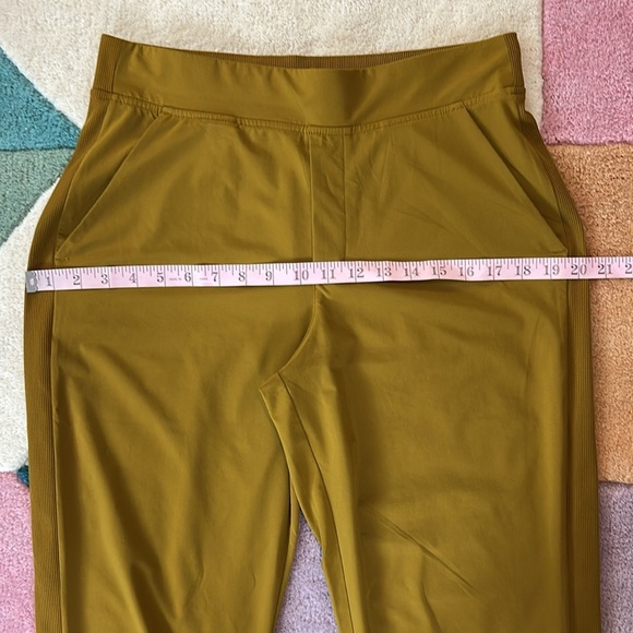 Athleta Brooklyn Ankle Pant Mustard Gold Stretchy Jogger Pant Sz 8 - Picture 7 of 17